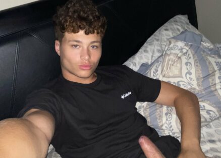 Sexy OnlyFans boys CuriouzC